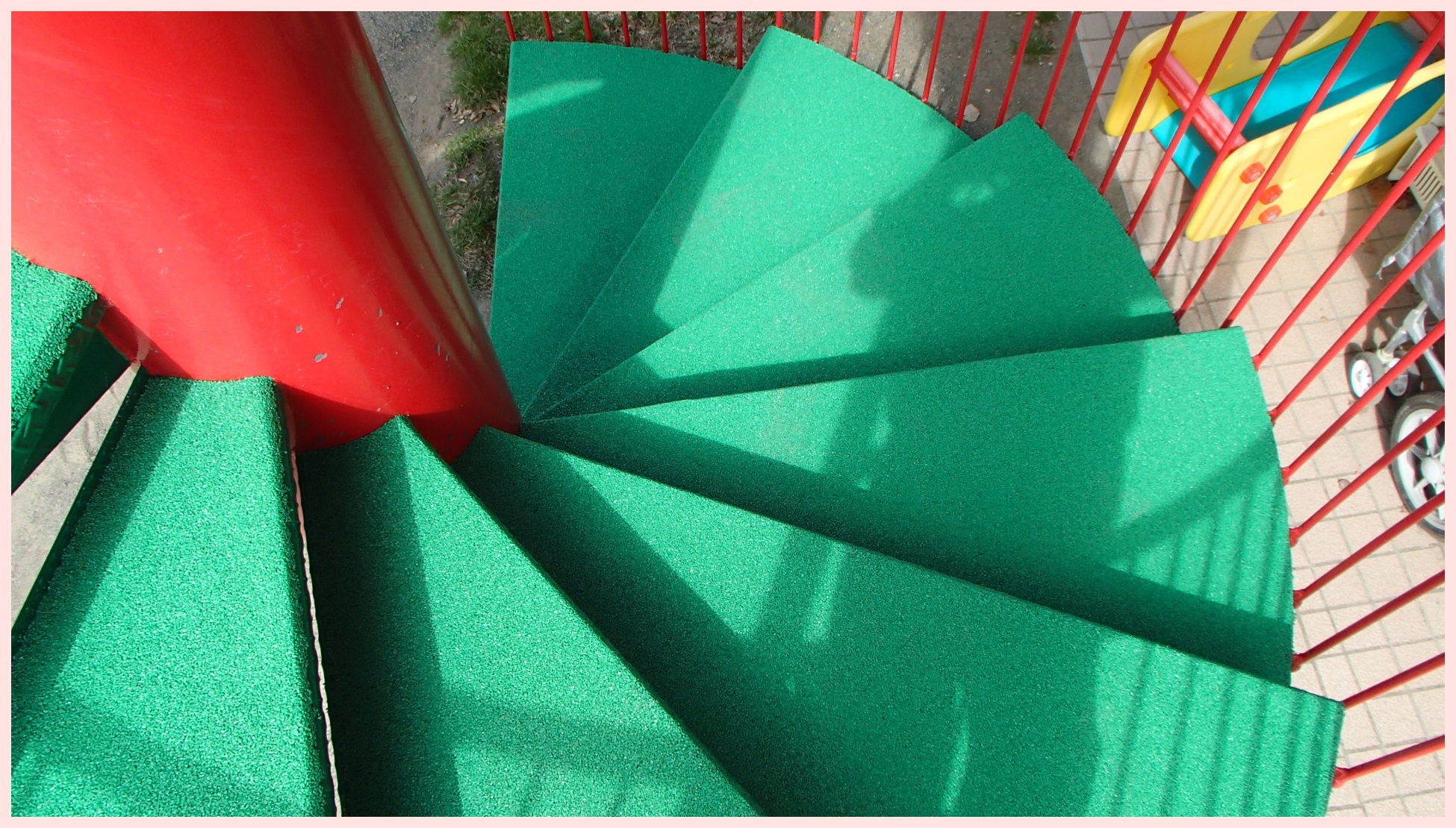 サープルフロア（ゴムチップ舗装）